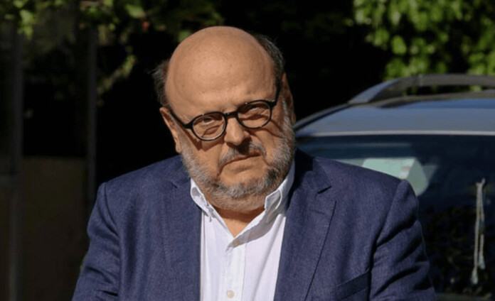 Αντώναρος: Σιγά μην κάτσει να σκάσει. Που θα πάει διακοπές. Η απίστευτη φωτό που ανέβασε