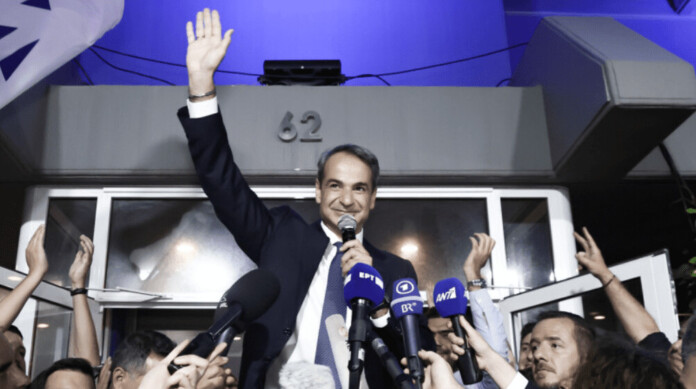 Ο ιστορικός θρίαμβος Μητσοτάκη σε αριθμούς. Σε ποιες περιφέρειες έσπασε το φράγμα του 45%