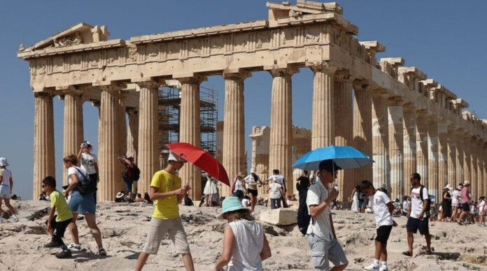 Τουρισμός: Πώς και πότε θα σπάσει το φράγμα των 20  δισ ευρώ. 