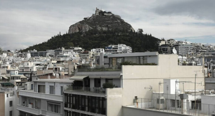 Τριπλή ανατροπή στα ακίνητα.  Σε 11 δόσεις ο ΕΝΦΙΑ. Τι αλλάζει σε μεταβιβάσεις, Golden Visa και κλειστά διαμερίσματα