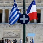 Capital Economics: Γιατί είναι η Γαλλία ο νέος μεγάλος “ασθενής” της Ευρωζώνης. Συγκρίσεις & διδάγματα από την ελληνική κρίση χρέους