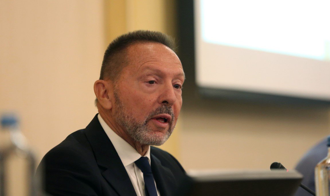 Στουρνάρας: Η ελληνική οικονομία αντέχει στους κλυδωνισμούς – Το στοίχημα των μεταρρυθμίσεων και τα κρίσιμα μηνύματα