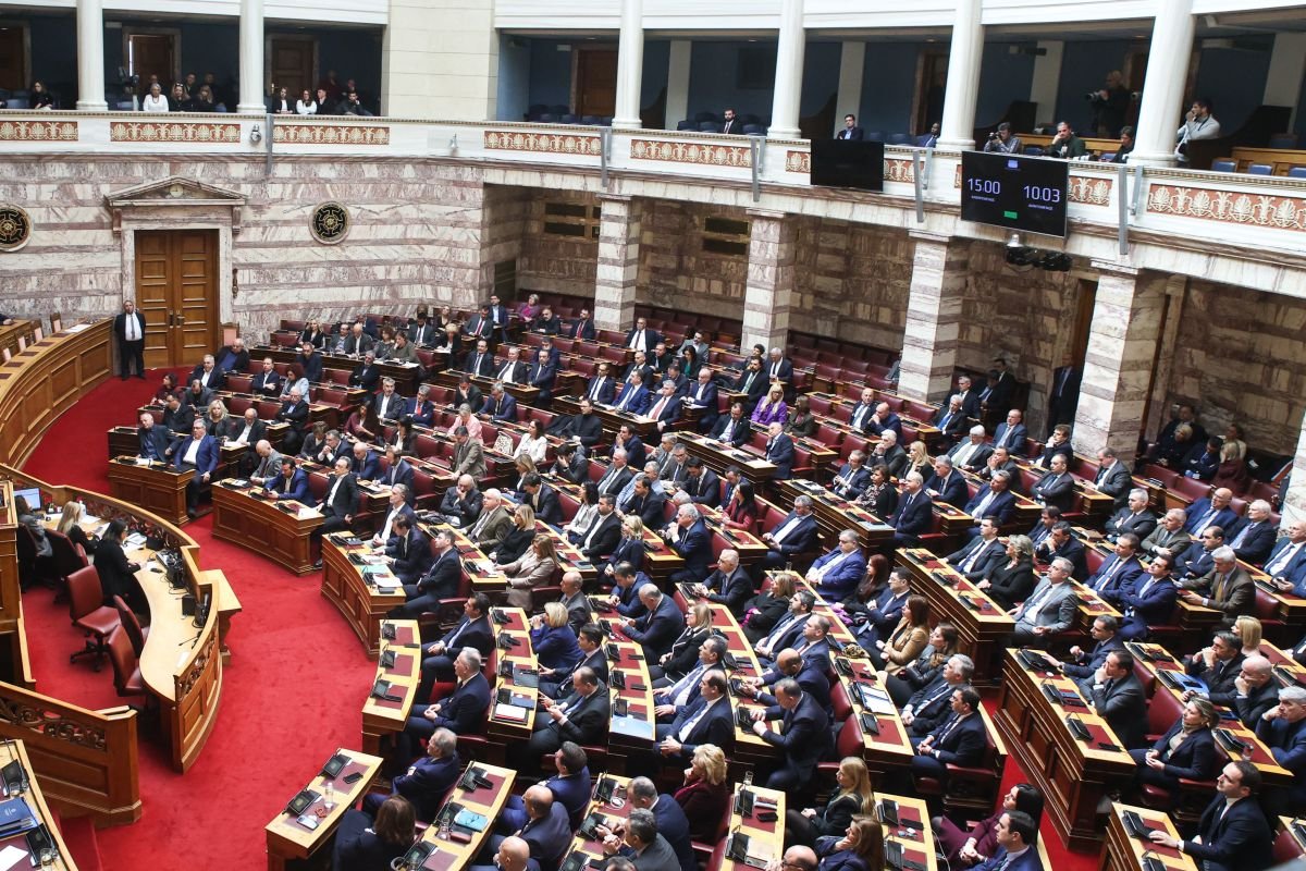 Το στοίχημα των 158 εδρών: πώς η προωθημένη μεταρρύθμιση αλλάζει το πολιτικό παιχνίδι