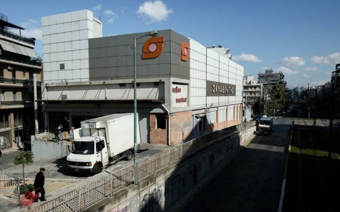 Εγκατάσταση παραγωγής και παρουσίαση συσκευασμένων πιάτων με λογότυπο Σκλαβενίτης - Σκλαβενίτης έτοιμα γεύματα