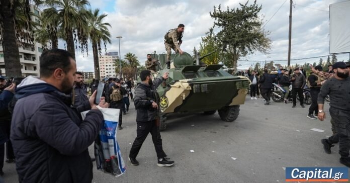 Εμπειρογνώμονες εξετάζουν αποθήκη στη Συρία όπου βρέθηκαν μη δηλωμένα χημικά πυρομαχικά και έγγραφα