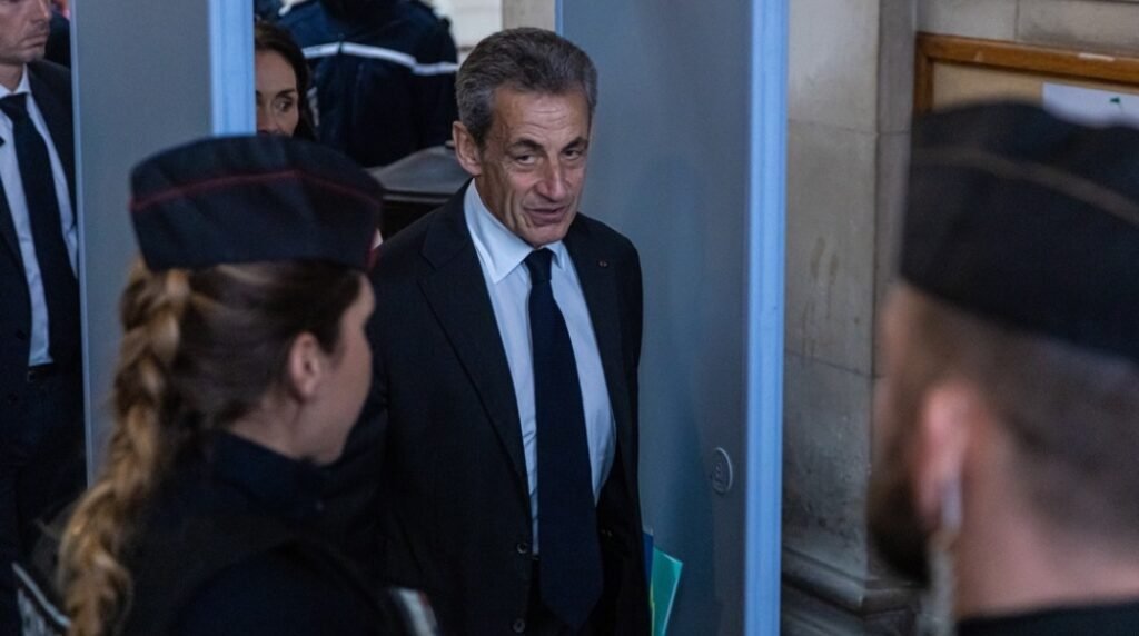 Πολιτικός σεισμός στη Γαλλία: «Καταπέλτης» η εισαγγελική πρόταση για τον Νικολά Σαρκοζί. Oργανωμένο σχέδιο συγκάλυψης και παράνομων οικονομικών συναλλαγών, βλέπει ο εισαγγελέας
