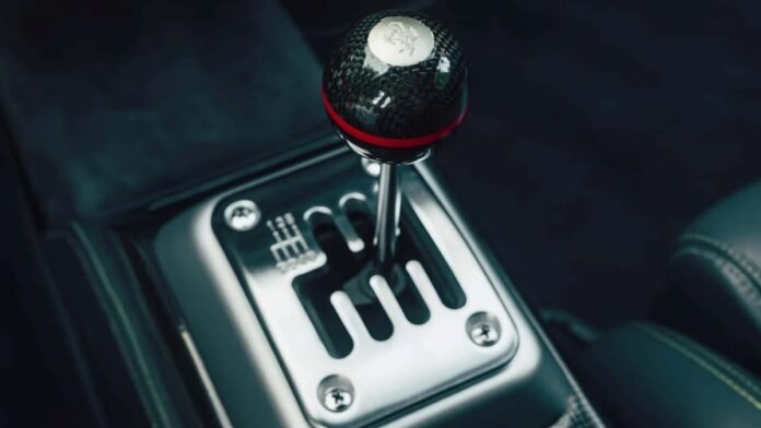 260527121352_ferrari-gated-shifter.jpg Ferrari χειροκίνητο κιβώτιο: πιθανή χειροκίνητη έκδοση της 12Cilindri με V12, περιορισμένη παραγωγή και «ψηφιακό» σύστημα