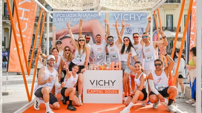 Αθλητές και προϊόντα Vichy στο Vichy Spetsathlon, επίδειξη αντηλιακής προστασίας Capital Soleil UV Aqua