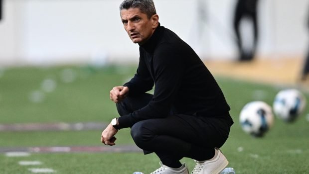 6939605-620x350.jpg Λουτσέσκου στον ΠΑΟΚ στο περιθώριο φιλικού, δηλώνει ότι έχει συμβόλαιο και διαψεύδει τα σενάρια μετακίνησης