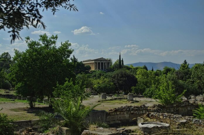 Temple_of_Hephaestus.jpg Εξωτερική όψη του Ναού Ηφαίστου στην Αρχαία Αγορά της Αθήνας, δωρικός ναός του 5ου αιώνα π.Χ.