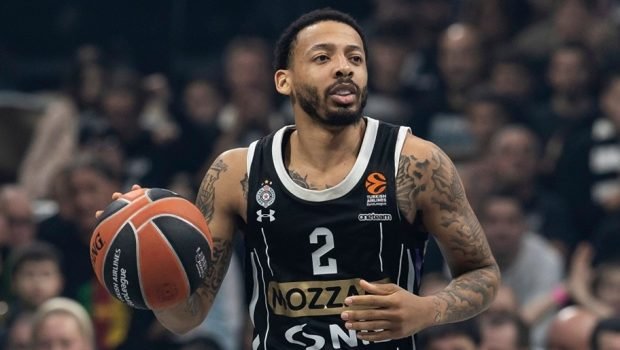 eb7c69d5-carlik-jones-partizan-620x350.jpg