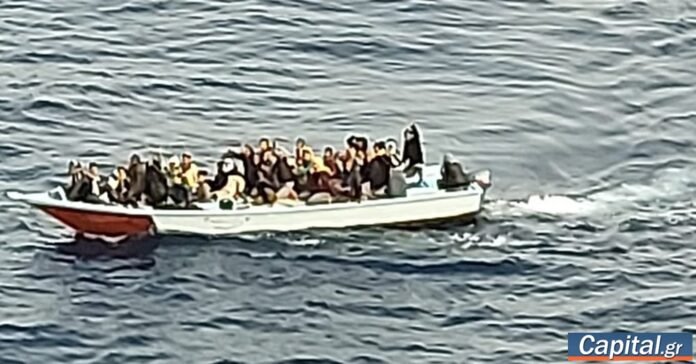 Διασώσεις μεταναστών Κρήτη: εναέριο μέσο εντόπισε λέμβο με 42, και FRONTEX διέσωσε 23 επιβαίνοντες