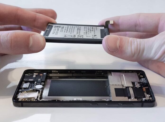 refurbished-smartrphones-battery-replacement.jpg Κοντινό σε κυψέλη μπαταρίας που υπόσχεται φόρτιση 3 λεπτά και ενεργειακή πυκνότητα 451,5 Wh/kg