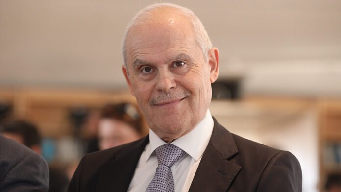 Νίκος Ταγαράς θάνατος: εικόνα αφιερωμένη στη μνήμη του υφυπουργού Περιβάλλοντος και την πολιτική του πορεία