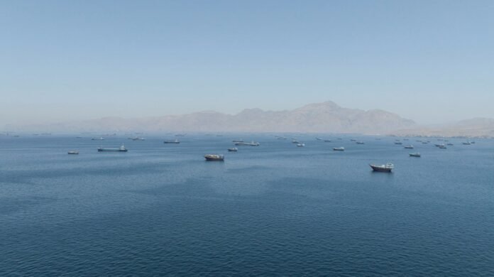 tanker_cosco_ormouz.jpg Δεξαμενόπλοιο στο στενό του Ορμούζ υπό τη διαχείριση COSCO, περιορισμένη κίνηση και φρουρούμενη διέλευση