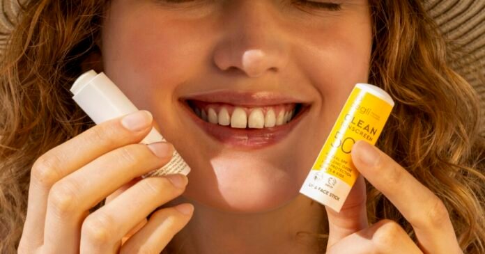 Αντηλιακό στικ χειλιών AEGLI SPF50 με 100% φυσικό φίλτρο για καθημερινή προστασία