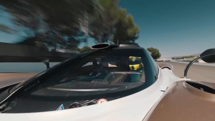 Η Pagani Huayra R Evo με V12 900 ίππων σε πίστα, ήχος που θυμίζει μονοθέσια Formula 1