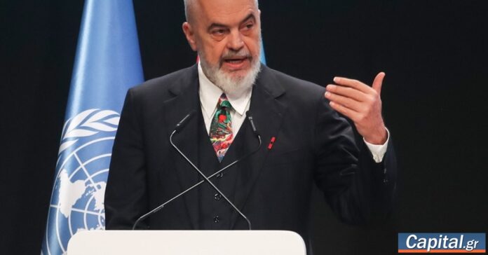 Ενημέρωση για το θερέτρου Κούσνερ και τις διαμαρτυρίες στην Αλβανία με αναφορά στα φλαμίνγκο