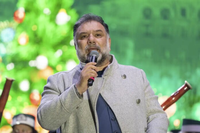 Ο Γρηγόρης Αρναούτογλου μιλάει για τον κολικό νεφρού και τον έντονο πόνο που υπέστη
