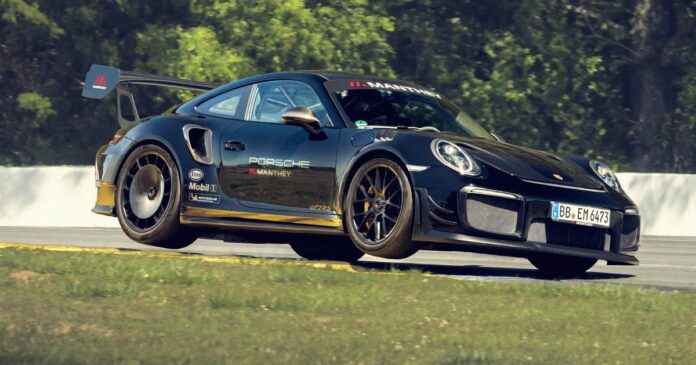 Porsche Manthey Kit στην 911 GT2 RS στο Road Atlanta με χρόνο 1:22.649 και βελτιώσεις στην αεροδυναμική