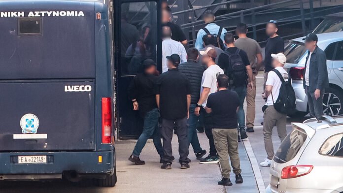 ΟΠΕΚΕΠΕ απολογίες κατηγορουμένων στα δικαστήρια της Ευελπίδων — 10 από τους 17 ελεύθεροι