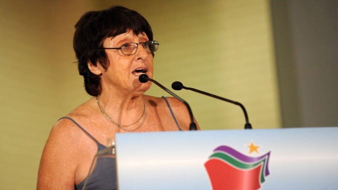 Εικόνα της Ελένης Πορτάλιου: θάνατος Ελένης Πορτάλιου και αναφορά στην πολιτική και ακαδημαϊκή της δράση