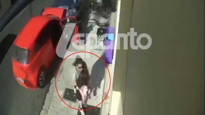 sosoos33.jpg Στιγμιότυπο από το συγκλονιστικό τροχαίο Ναύπακτος με μητέρα που αρπάζει το παιδί πριν τη σύγκρουση στο ΙΧ