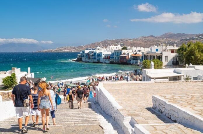 tourismos-mykonos-768x505-1.jpg Χάρτης νησιών που δείχνει υπερσυγκέντρωση τουρισμού νησιά, Νότιο Αιγαίο 27,6% και Μύκονος 128,6€/διανυκτέρευση